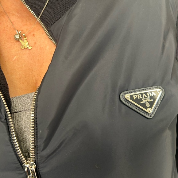 Prada jacket great condition - Picture 4 of 6